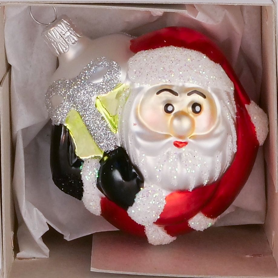 Vánoční ozdoby Santa s balíčkem ozdoba bílá matná