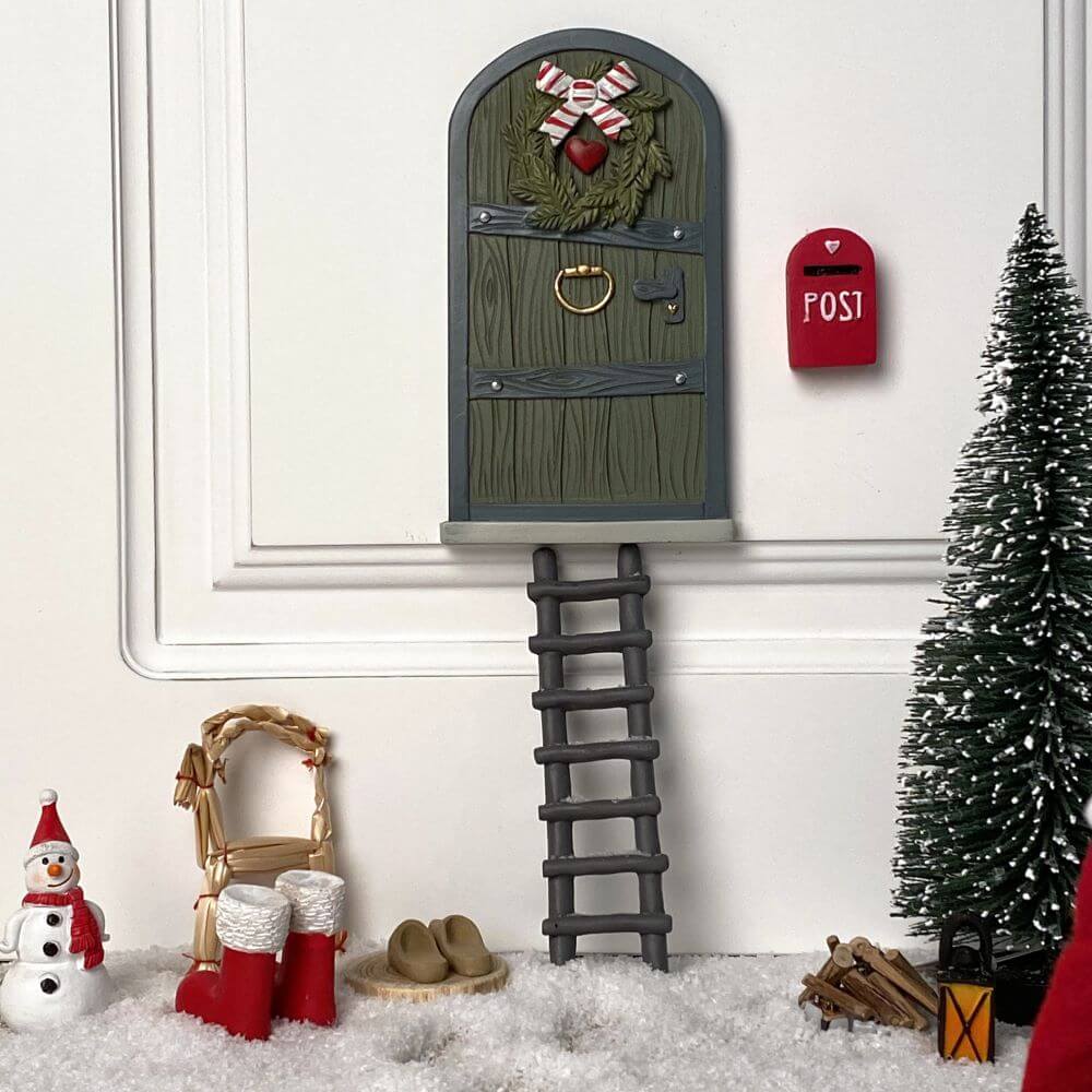 Det Gamle Apotek Gnome door dvířka modrá 15 cm