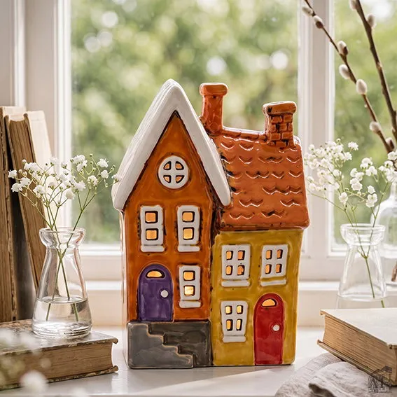Det Gamle Apotek House keramický svícen domek 21 cm