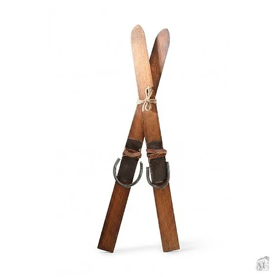 Det Gamle Apotek Ski dřevěná dekorace 60 cm na postavení
