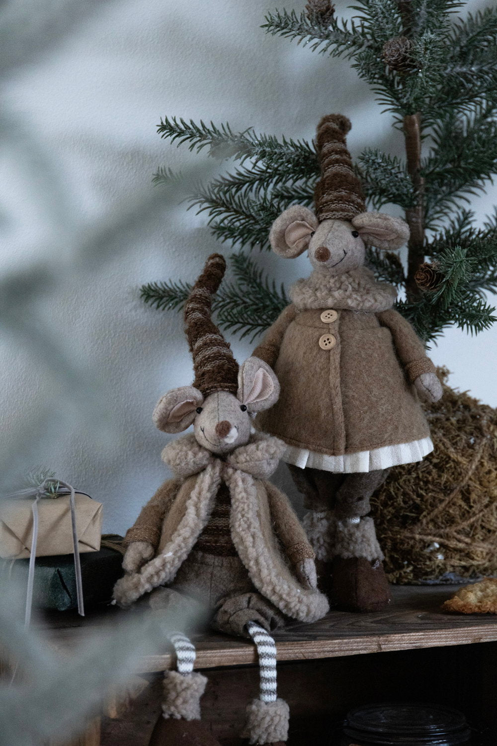 Det Gamle Apotek Mouse figurka myška holka hnědá