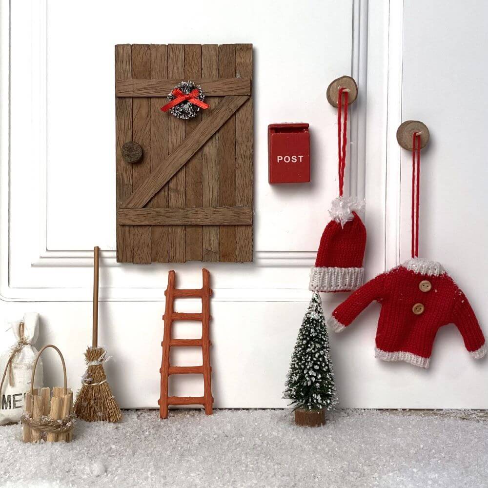 Det Gamle Apotek Gnome door set dvířka pro skřítka 18 cm dřevo