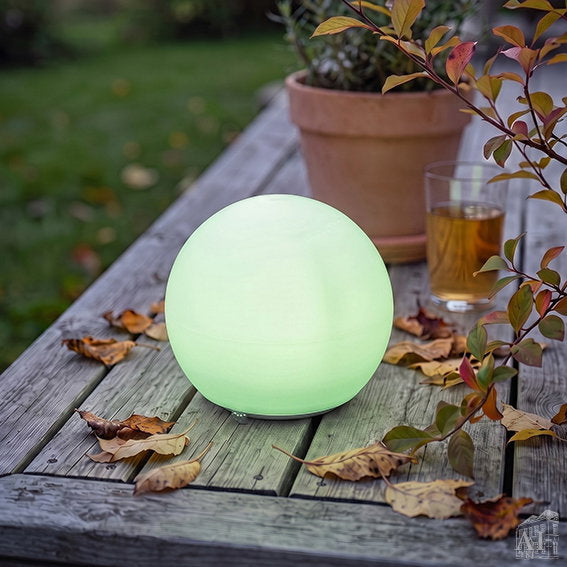 Det Gamle Apotek Solar LED solární koule 20 cm bílá