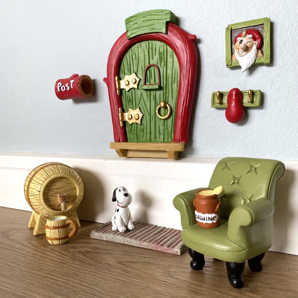 Det Gamle Apotek židlička pro skřítky zelená 7 cm polyresin