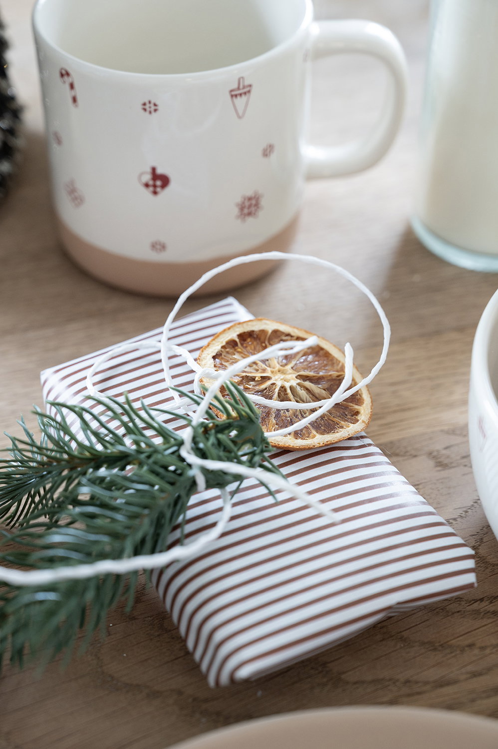 Det Gamle Apotek Giftpaper balicí papír hnědý 5 m