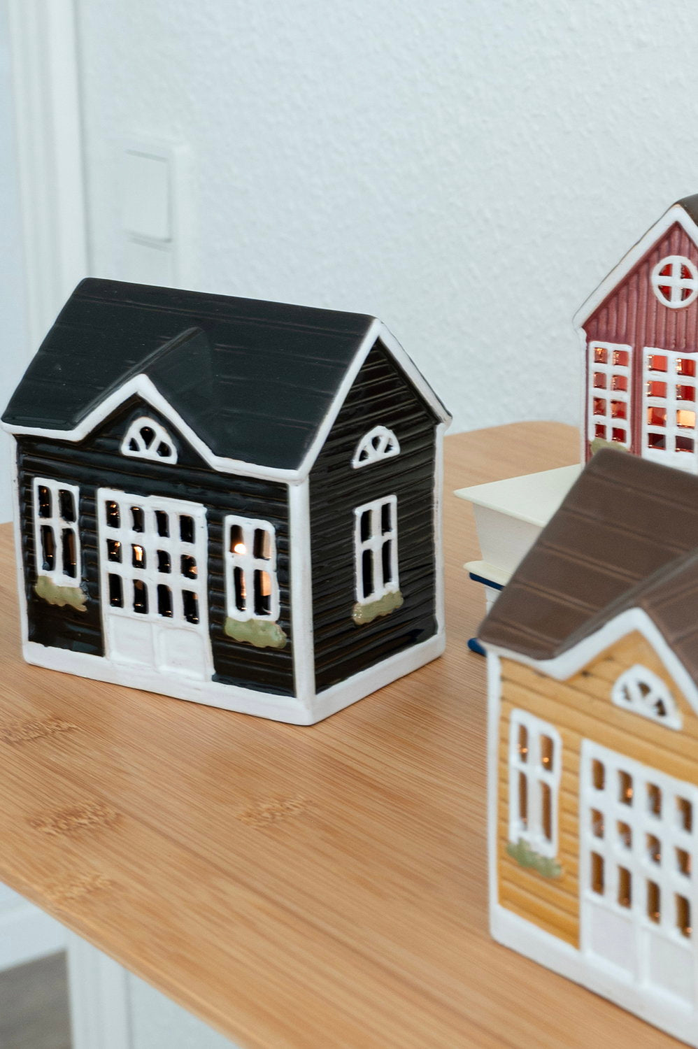Det Gamle Apotek House for LED light domeček černý 11 cm