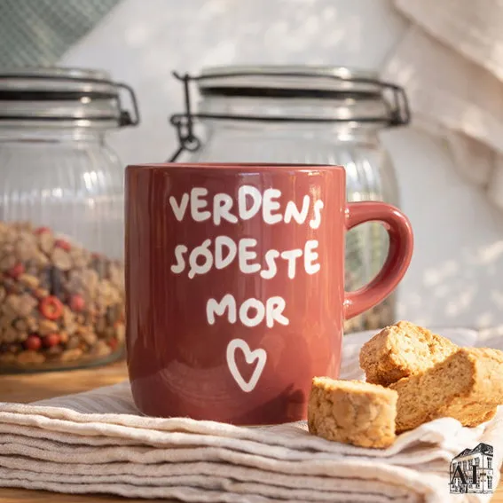 Det Gamle Apotek Mug with Text hrnek červený kamenina