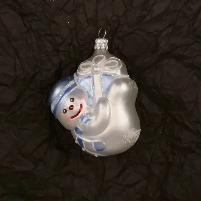 Vánoční ozdoby sněhulák s balíčkem vícebarevná figurka