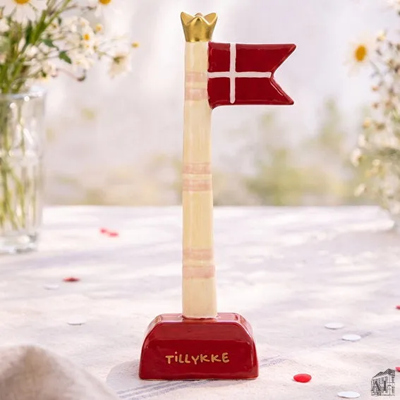 Det Gamle Apotek Flag keramická vlajka červená 18 cm