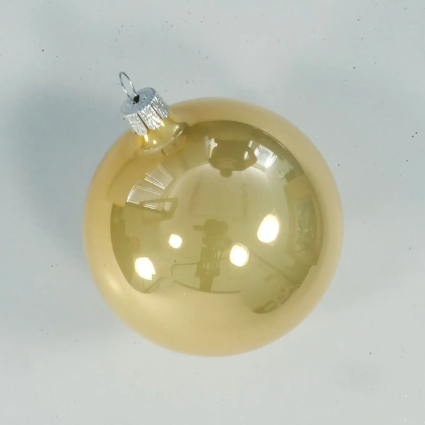 Vánoční ozdoby koule zlatokrémová porcelánová baňka