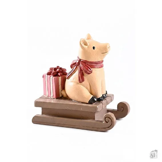 Det Gamle Apotek Pig on sleigh figurka prasátko na saních 6 cm
