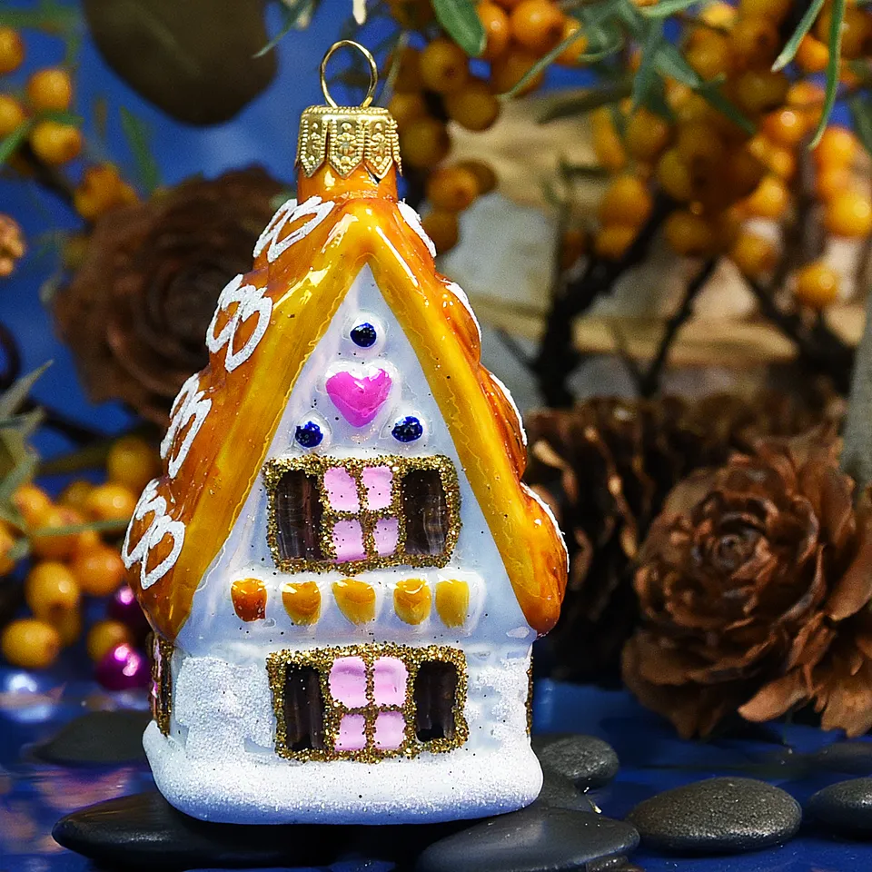 Vitbis Domek figurková baňka 10 cm bílá