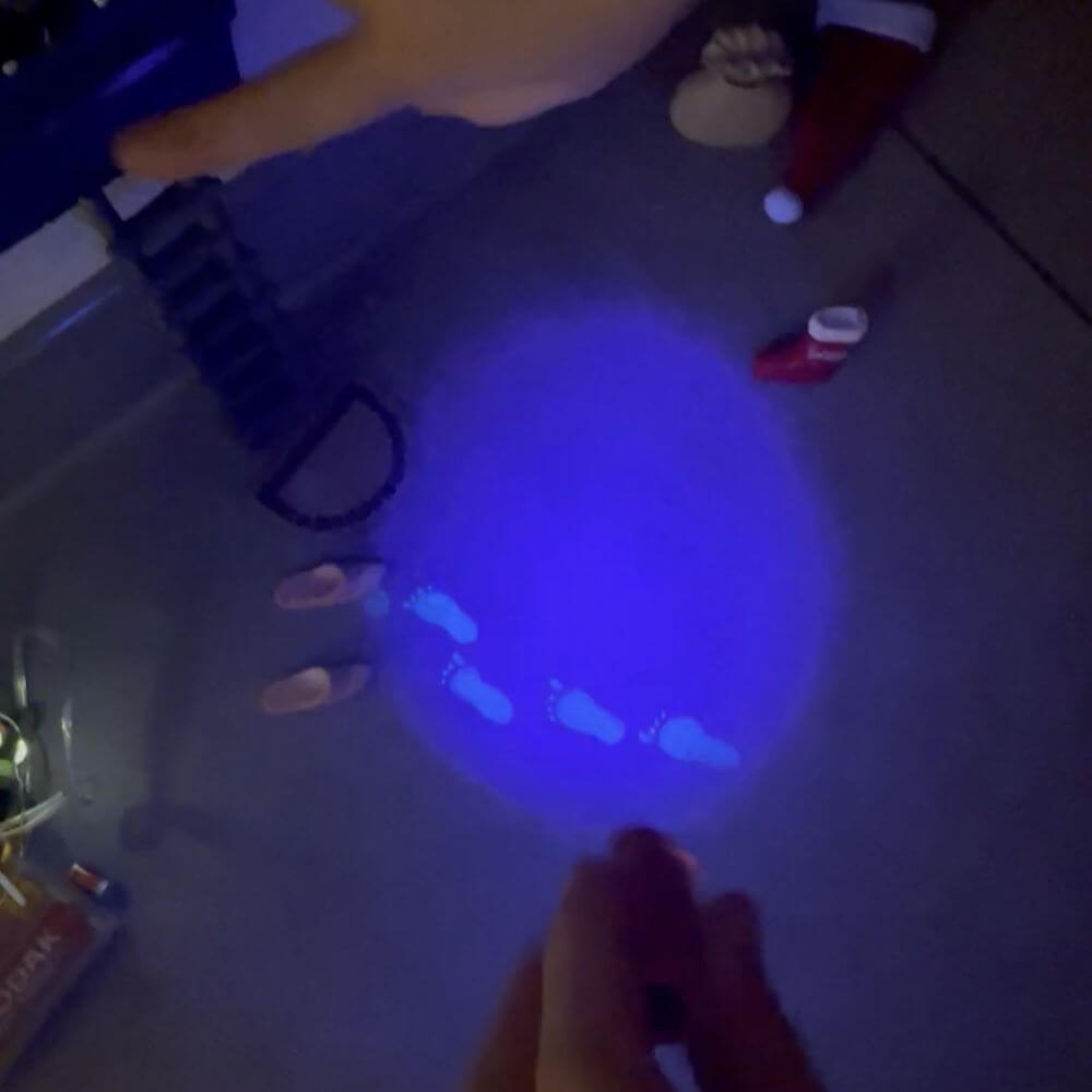 Det Gamle Apotek Invisible Ink Pen pero s neviditelným inkoustem červené