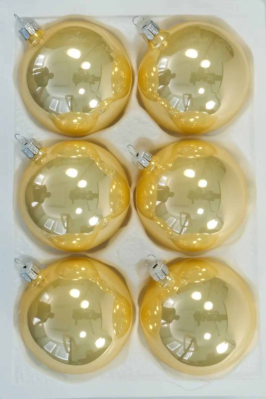 Vánoční ozdoby koule zlatokrémová porcelánová baňka