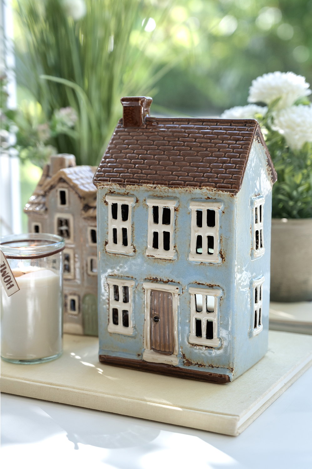 Det Gamle Apotek Blue House svícen domeček modrý 22 cm