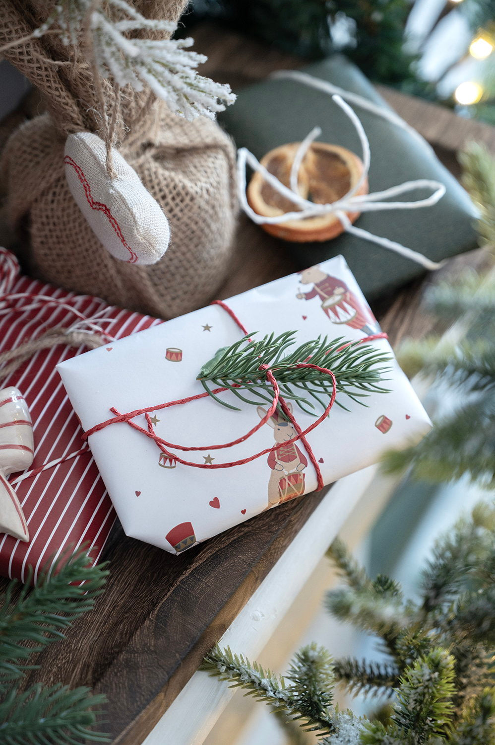Det Gamle Apotek Giftpaper balicí papír bílý 70 cm x 5 m