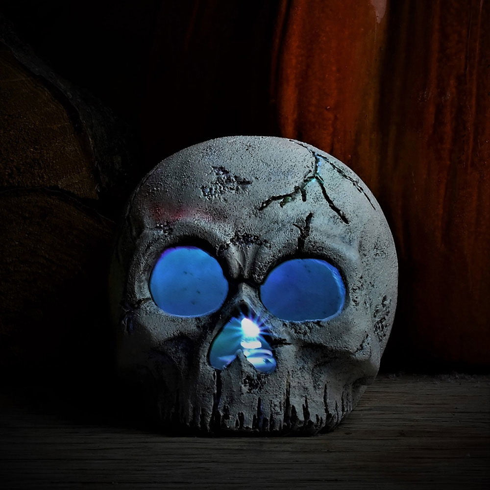 Det Gamle Apotek Skull LED lebka bílá s bateriemi