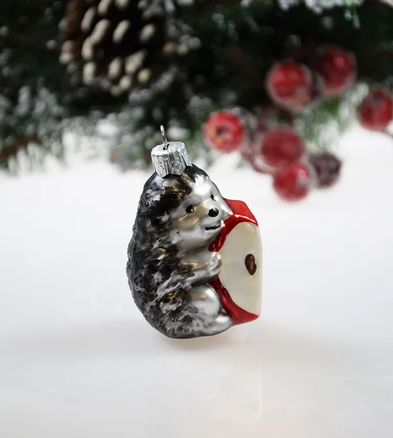 Vitbis Šedý ježek s jablkem skleněná baňka 8 cm