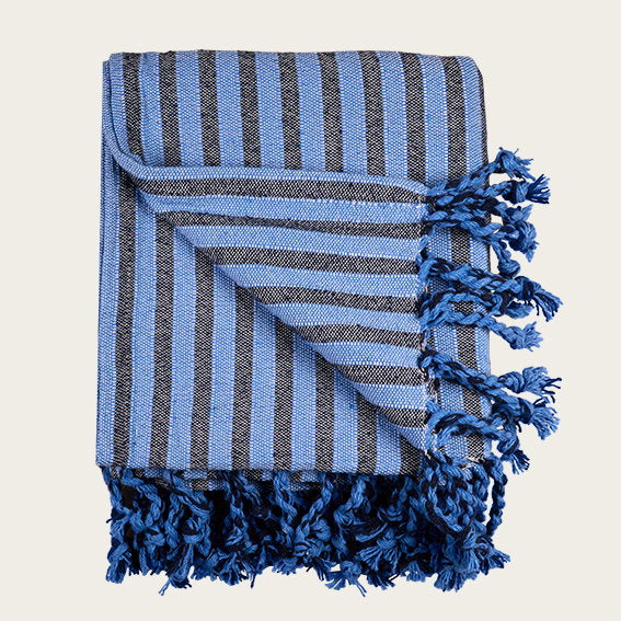 Det Gamle Apotek Blanket deka modrá 130×180 cm