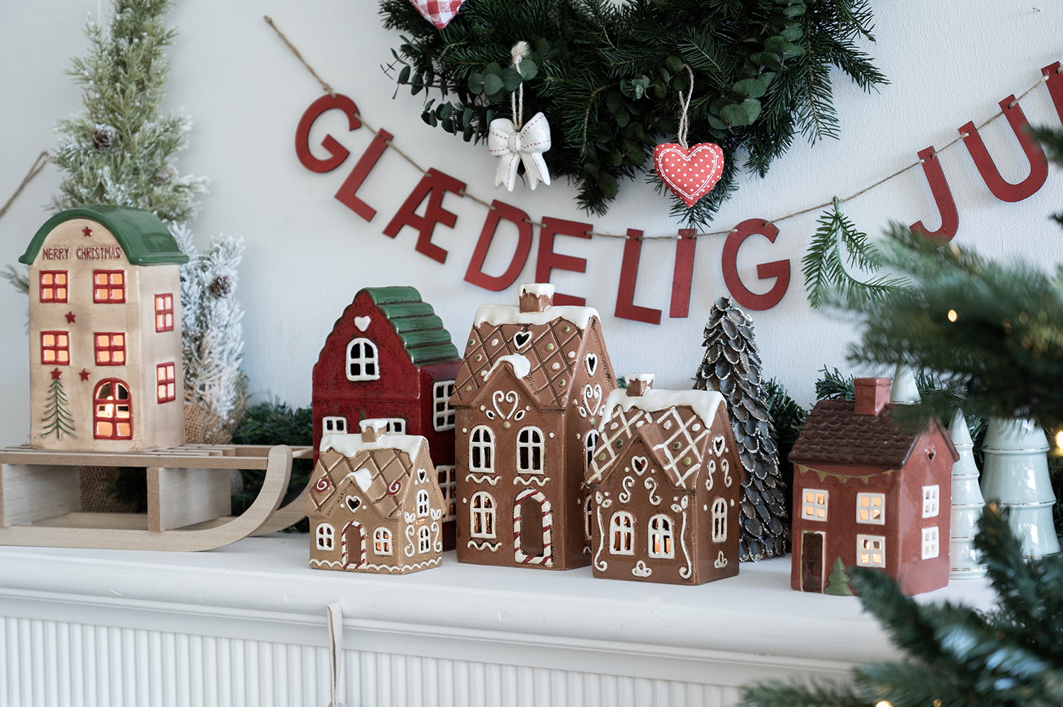 Det Gamle Apotek House for T-light svícen 21 cm hnědý